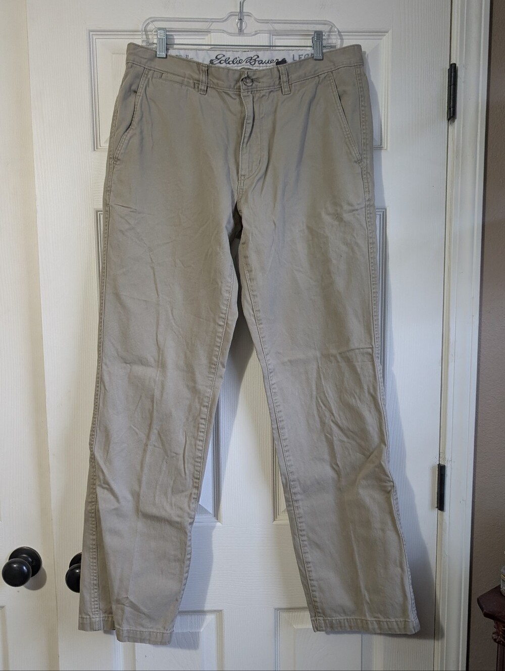 Eddie Bauer Legend Wash Classic Fit Khaki Chino Pants 33x34